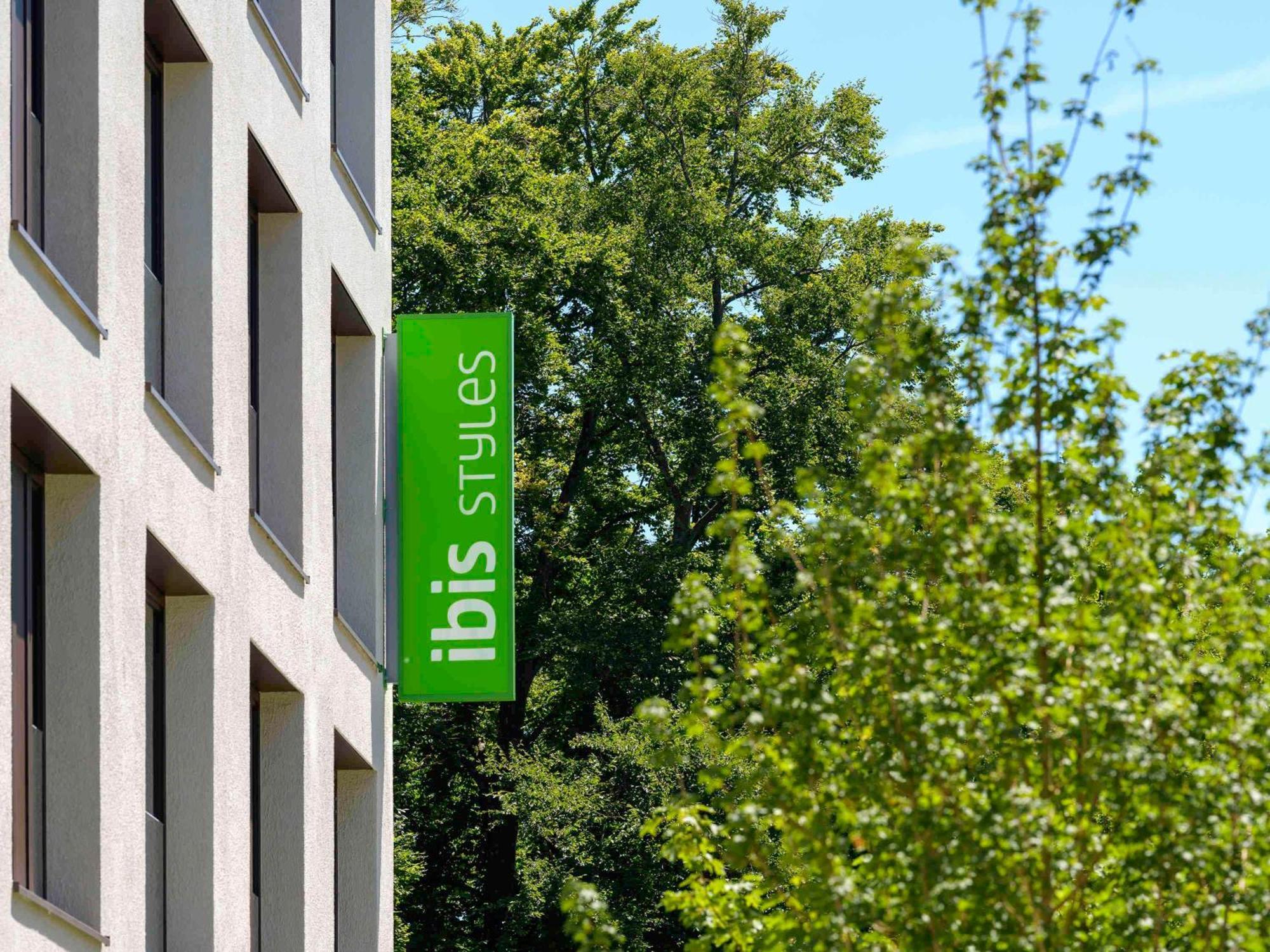 Hotel ibis Styles Friedrichshafen Exterior foto