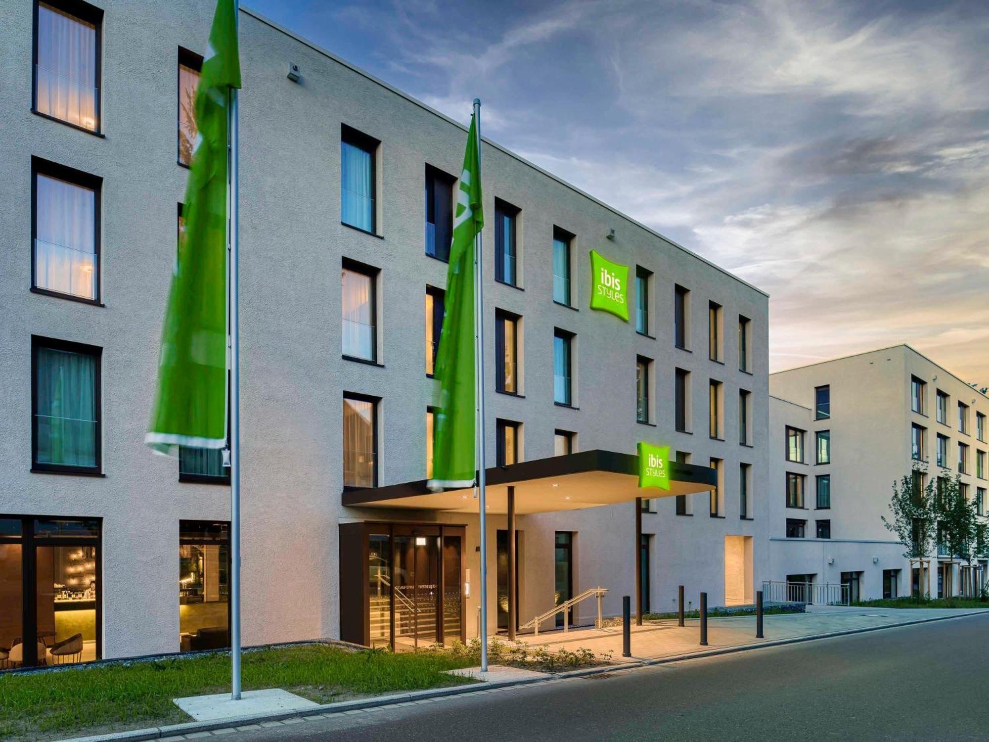 Hotel ibis Styles Friedrichshafen Exterior foto