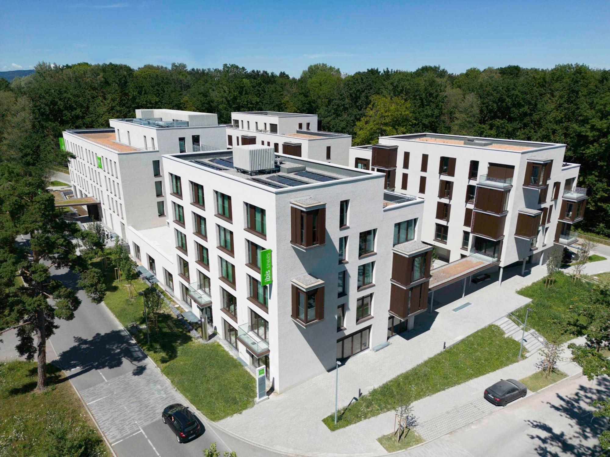 Hotel ibis Styles Friedrichshafen Exterior foto